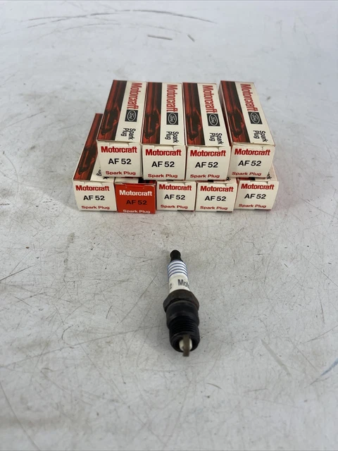 NEW OEM LOT OF 9 Spark Plugs Motorcraft AF52