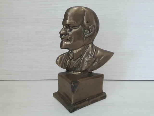 Bassorilievo del busto dell'URSS Vladimir Lenin. Originale dell'Unione...