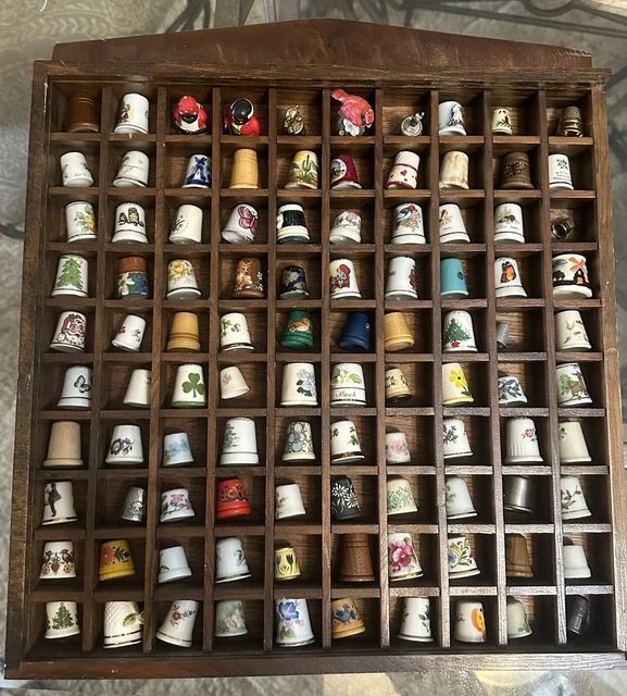 VINTAGE WOODEN THIMBLE Trinket Wall Display Box 100 Slots w/Thimbles