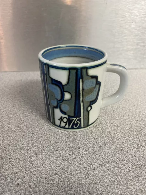 Royal Copenhagen 3” Tall Fajance 1975 Annual Coffee Cup Mug Excellent Condition!