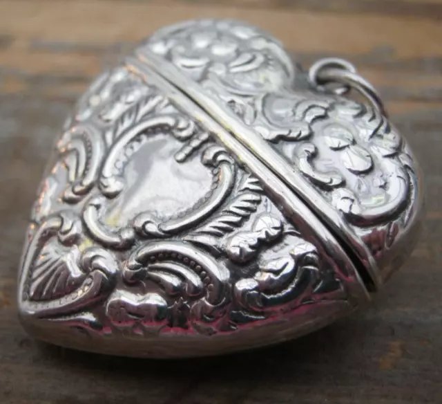 Pretty Rococo Heart Birmingham Hallmarked Sterling Silver Vesta Case Box Locket