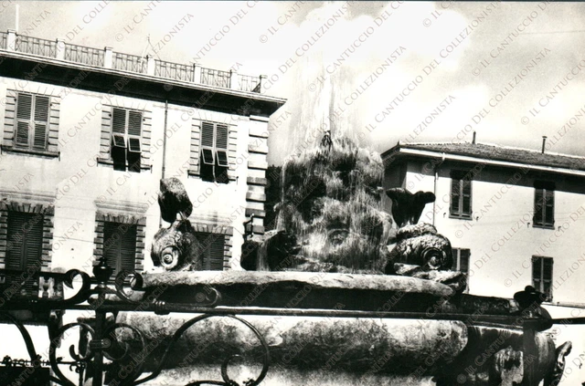 1966 FIVIZZANO La Fontana Medicea Massa Carrara Cartolina
