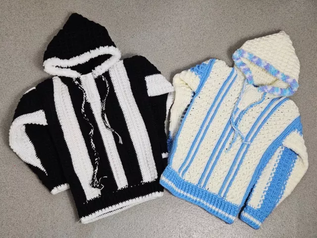 Gehäkelter Babypullover gestreift mit Kapuze handgefertigter Unisex-Pullover Größe 18-24 Monate