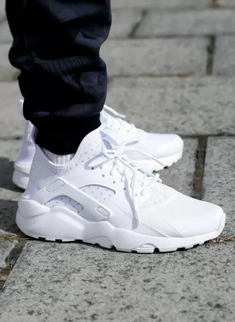Huarache run shop ultra triple white