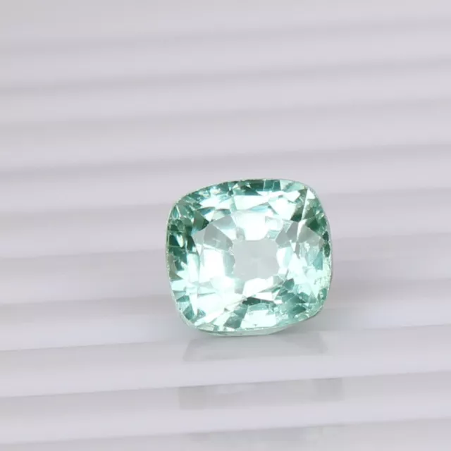 Vert Naturel Tourmaline 3.70 CT Cuivre Roulement Paraiba Desseré Certifié Pierre