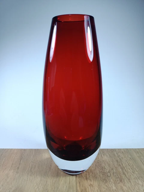 Vintage Red Glass Vase 18 cm Tall Art Grass