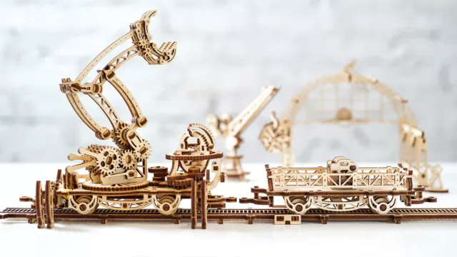 Ugears Rail Manipulator (Mechanical Town Series) 2