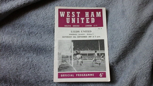 WEST HAM UTD  v LEEDS -  30/9/67    -  BOBBY MOORE  = freepost