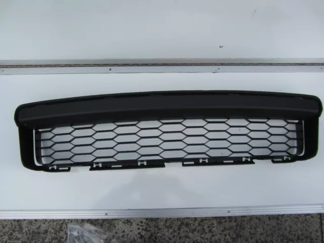 HOLDEN COMMODORE VE series 2 SS SV6 SSV LS1 LS2 FRONT lower  GRILLE  brand new