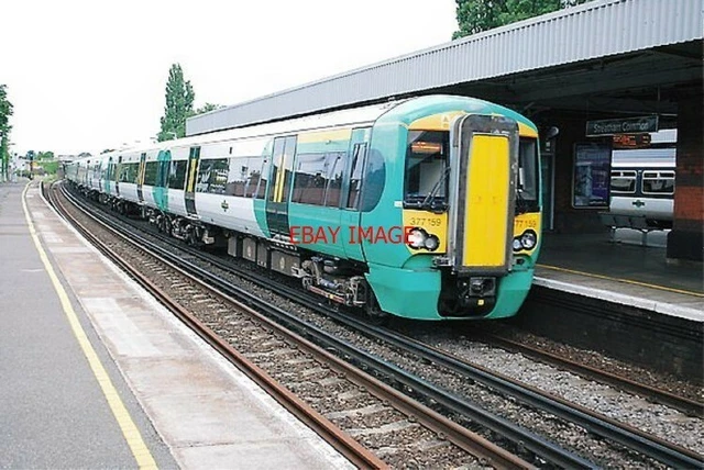 PHOTO CLASS 377 4-Car Emu No 377 159 At Streatham Common On A London ...