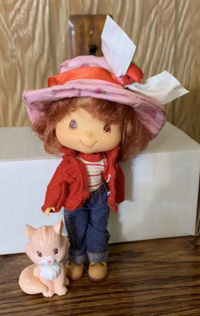 Strawberry Shortcake Herself Doll & Pet Custard Bandai 2002 Berry Best Friends