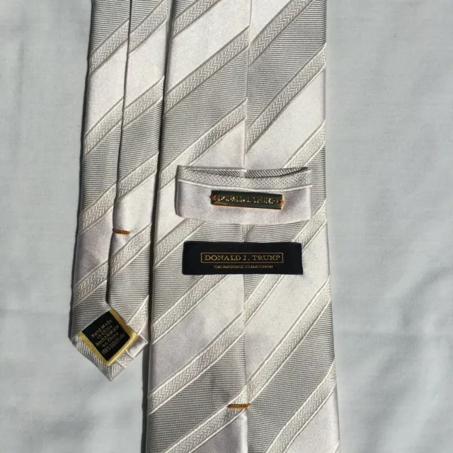 Donald J Trump Signature Collection Hand Made Silk Necktie tie