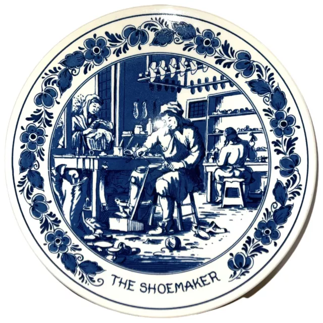 Blauw Delft Royal Distel “The Shoemaker” Wall plate Holland Blue Delft Handpaint