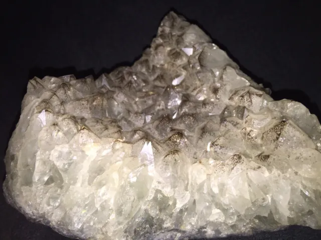 Rauchquarz Quarz Kristall Geode Druse Edelstein Halbedelstein mit Gold Sprenkel 2