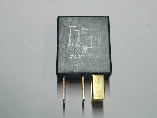 Honda Civic Mk7 01-05 Omron 4 Pin Relay G8Hnua007607 (Y96) Honda Civic Mk7 01-05 Omron 4 Pin Relay G8Hnua007607 (Y96)