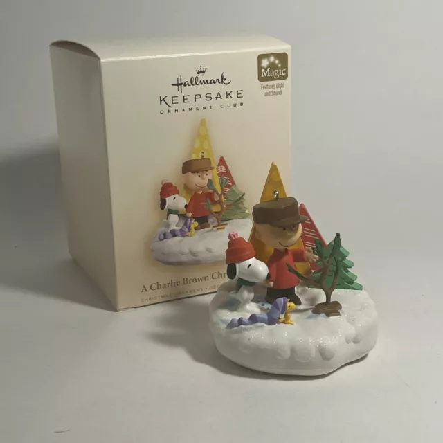 Hallmark Keepsake A Charlie Brown Christmas Tree Ornament MAGIC Light & Sound