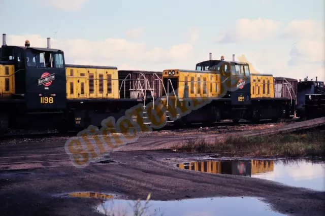 Vtg 1981 Train Slide 1198 1199 CNW Chicago North Western Engine X5Q040