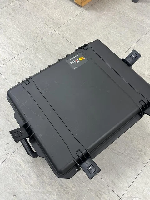 Estuche de tránsito de plástico duro Peli storm im2750, negro. nuevo estado
