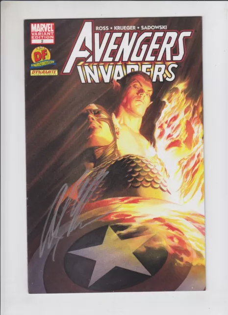 Avengers/Invaders #2 FN SIGNED by Alex Ross - Dynamic Forces variant - Dynamite