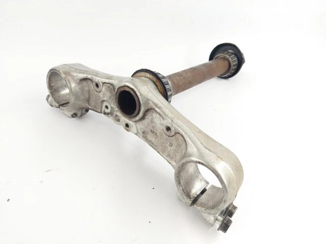 Suzuki GSF 1200 Bandit GV75A [1998] - lower triple clamp