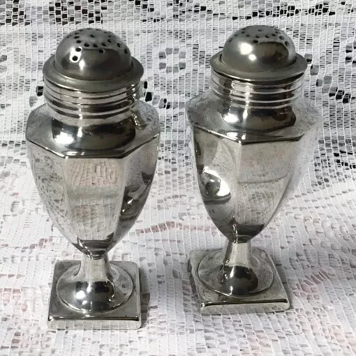 1904 Pair Of Goldsmiths & Silversmiths Co. Ltd Solid London Silver Pepper Pots