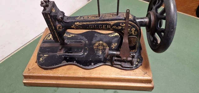 Macchina da cucire a pedale vintage anni '50 - Arredamento e Casalinghi
