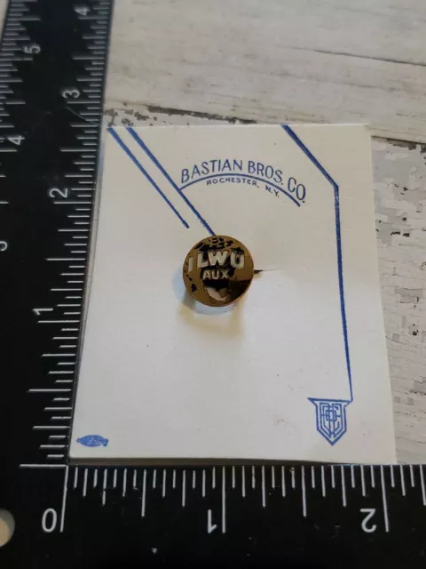 ILWU UNION MEMBER PIN RARE International Longshore and Warehouse Union Th