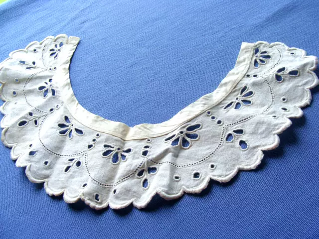 Petit Col Ancien Broderie Anglaise