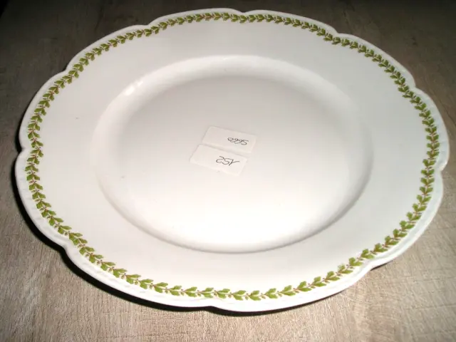 PORCELAINE de LIMOGES - GUERIN WILLIAM 1891 / 1927  -  GRAND PLAT ROND -