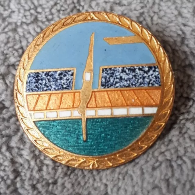 DIVING Vintage Enamel Pin Badge/Medal, Good Quality, Sports Memorabilia c1970s