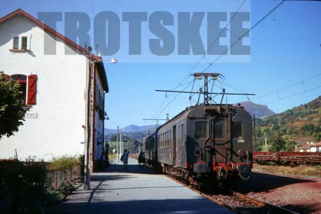 35mm Slide SNCF French Railways Electric Railcar 4186 1975 Original France