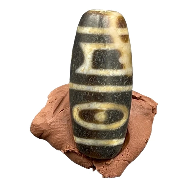 Very Unique Ancient Himalayan Indo Tibetan Old Dzi Bead Wearable