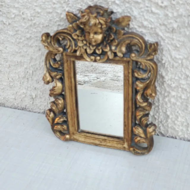 Piccolo specchio  antico con cornice in legno di tiglio dorata in stile barocco