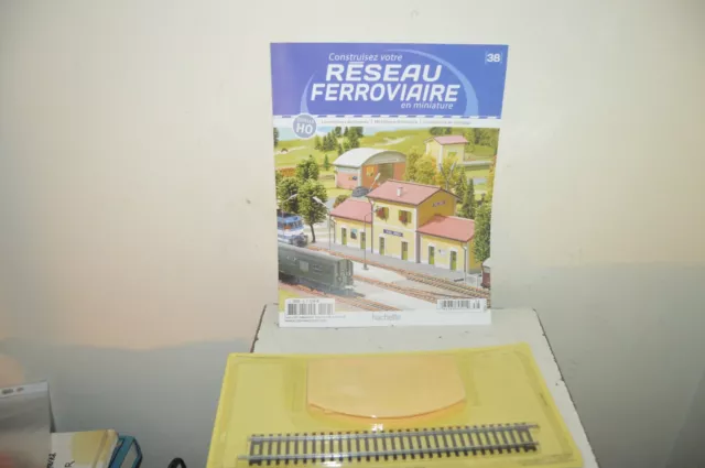 HACHETTE RESEAU FERROVIAIRE n°38 BATIMENT INDUSTRIEL PARTIE 1  + RAIL HO NEUF