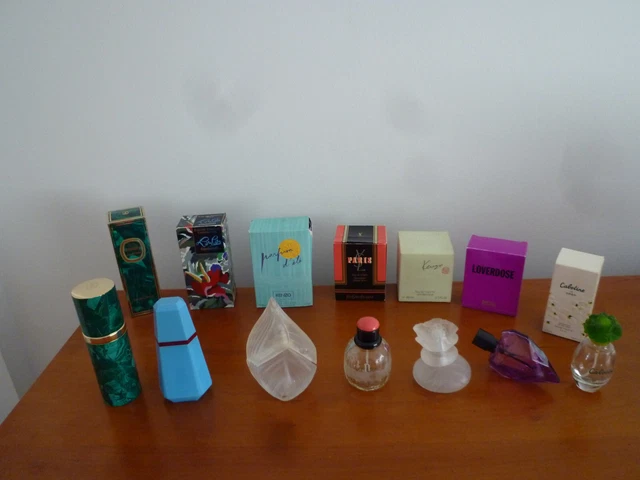 Pin's Cacharel Paris Argenté - Collection Flacons De Parfum, Charms, Occasion Bon état