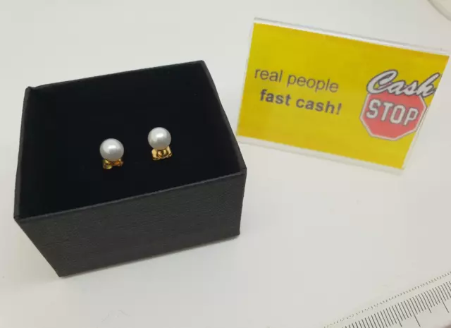 18Ct Yellow Gold Stud Earrings