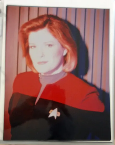 Star Trek: Voyager Kate Mulgrew Captain Janeway 8 x 10 Original Color Photo!