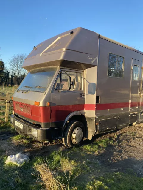 7.5 ton horsebox with living 2