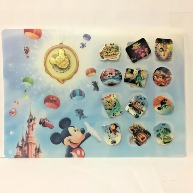 Lot de 12 Pin' s Disney avec planche - Mickey + Pin's doré