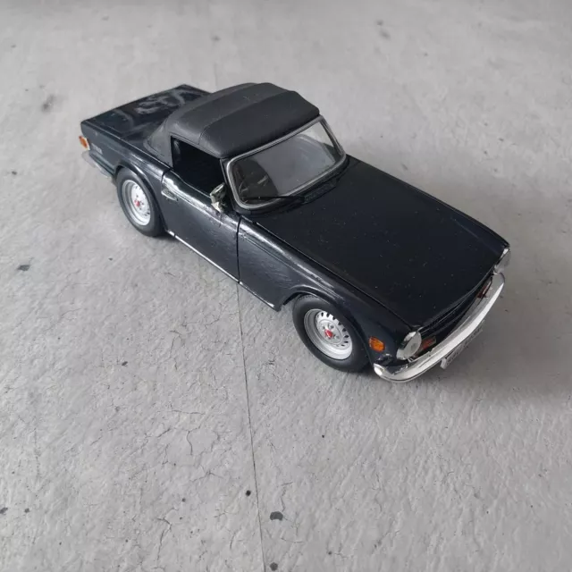 Triumph TR6, Roadster, nero, 1:18 Ertl 2