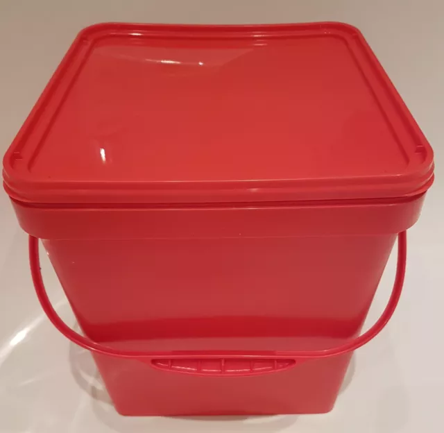 17 L Ltr Litre Red Square Plastic Bucket Container w Lid & Plastic Handle