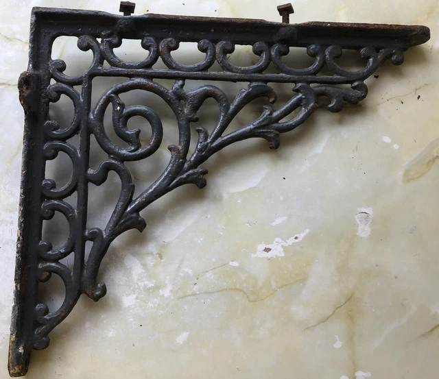 Cast Iron Wall Bracket Antique Ornate Design Wall Bracket.