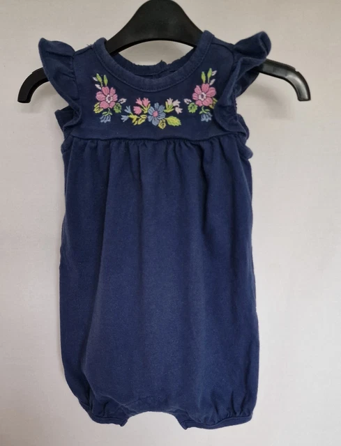 Pacchetto vestiti per bambine età 3-6 mesi. Usato. Condizioni perfette. 2