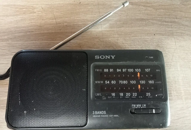 RADIO SONY ICF-404L 3 band FM/MW/LW , fonctionnelle . EUR 29,90 - FR