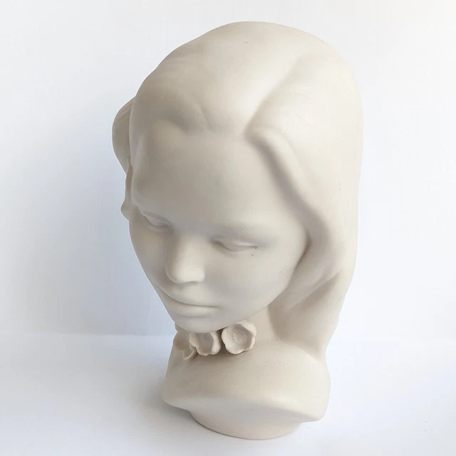 MCM Bisque Porcelain Bust Of Hawaiian Hula Girl 7.5" White