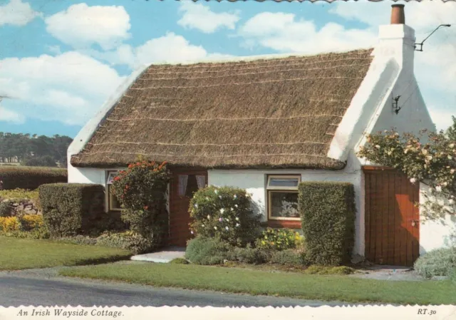 Postcard - Ireland - An Irish Wayside Cottage