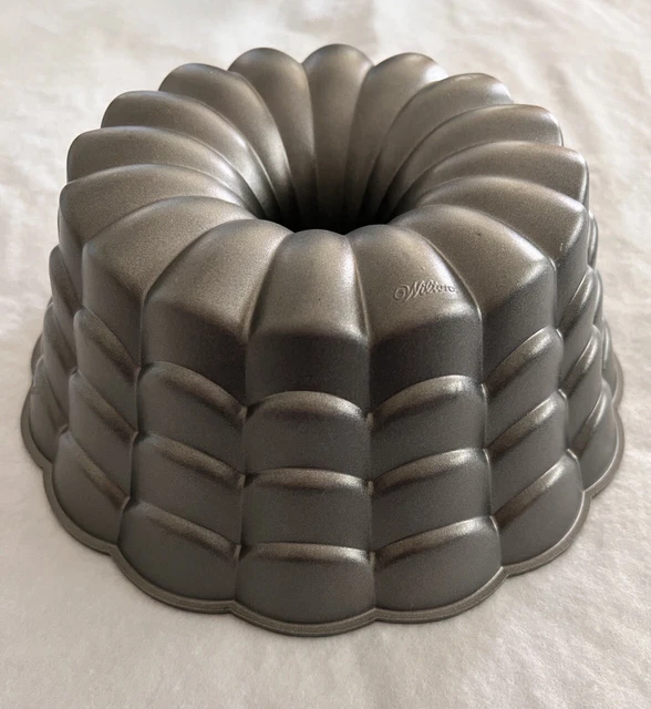 WILTON DIMENSIONS BELLE Bundt Cake Pan Cast Aluminum 10 Cup 32.00