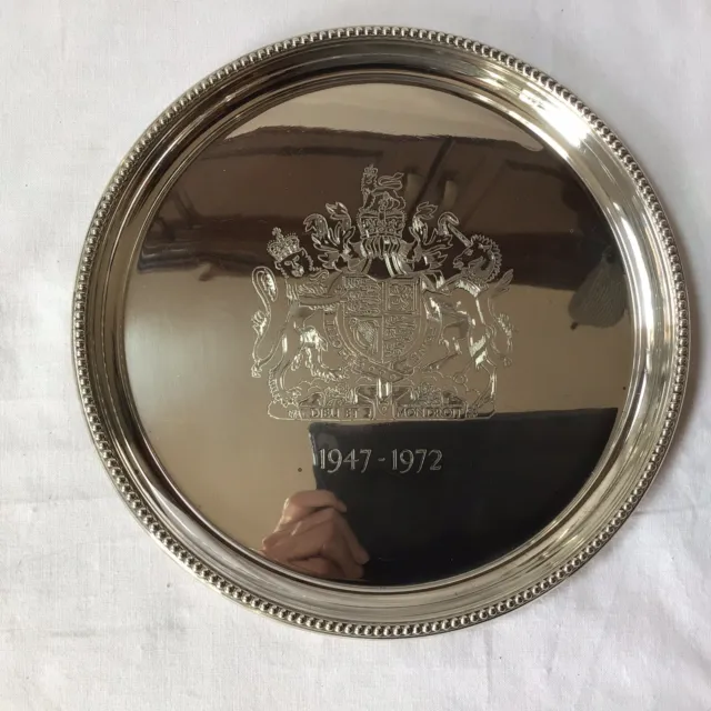 1972 vassoio vino argento massiccio regina Elisabetta II stemma anniversario di matrimonio argento
