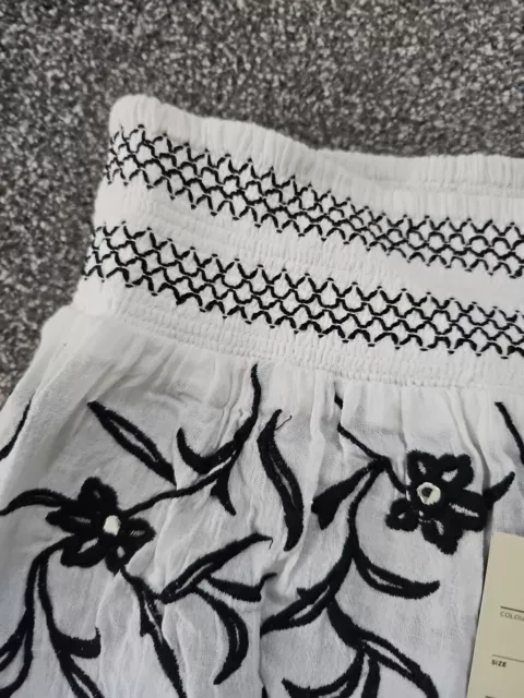 Bnwt Monsoon Short Skirt. White &black.  Elasticated Waist. Small 10/12