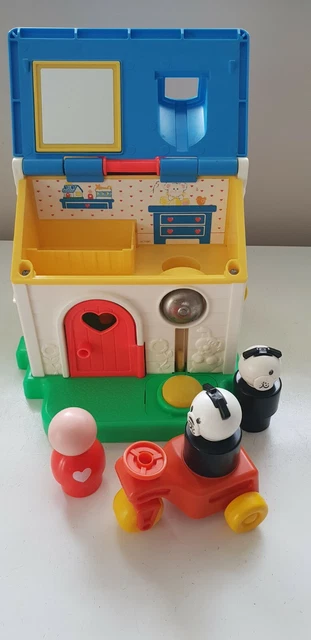 FISHER PRICE VINTAGE Discovery Cottage With Chunky Dog, Person